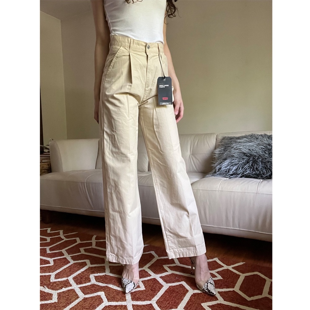 Levi’s High Loose Khaki Pants - Size 25x30